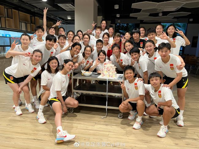 推荐：利物浦欧联杯前瞻：西汉姆 VS 弗赖堡时间：2023-12-15 04:00西汉姆联在上轮联赛的客场被富勒姆按在地上摩擦，5球大败毫无招架之力。